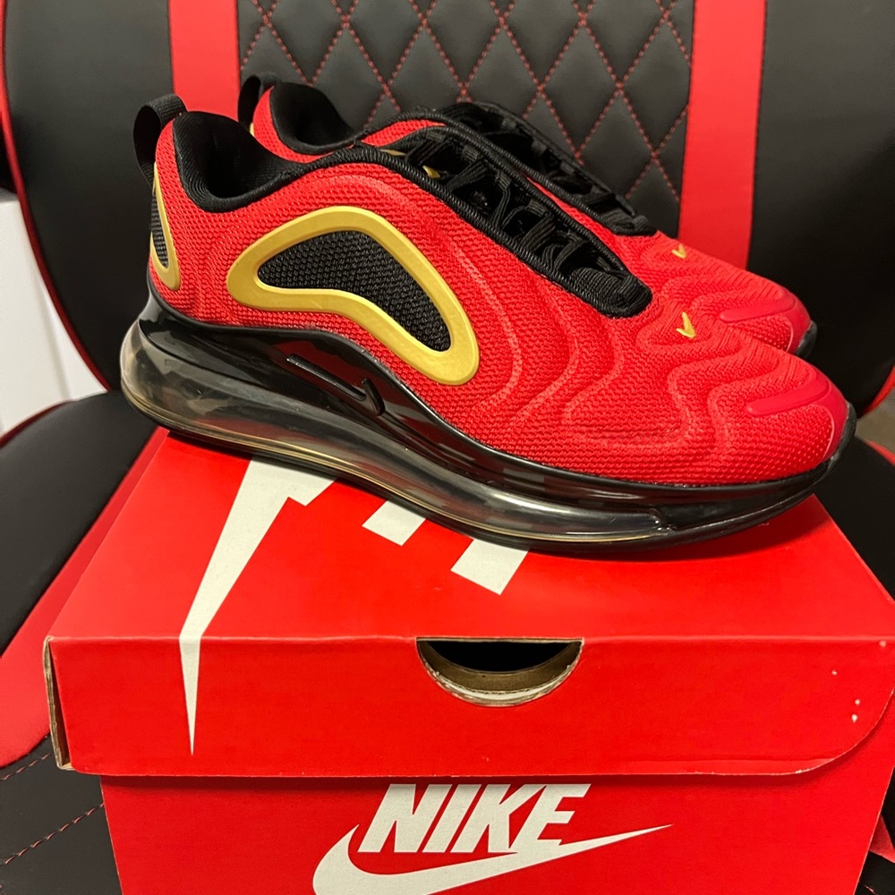 Nike Air Max 720 “Red Gold” size 5 in womens